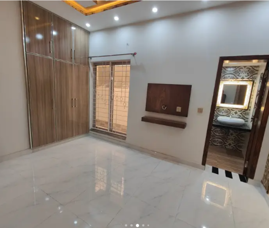 5-marla-brand-new-house-for-sale-in-bahria-town-lahore-big-2