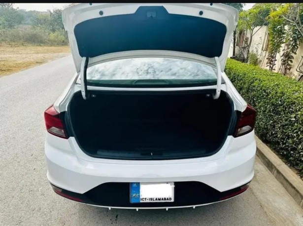 hyundai-elantra-car-for-sale-in-islamabad-big-4