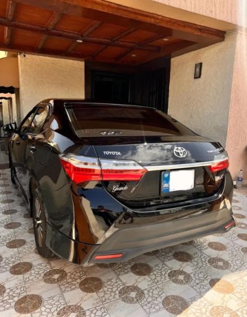 toyota-corolla-grande-x-big-1