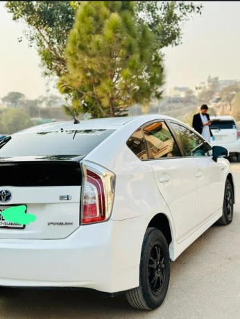 toyota-prius-car-for-sale-in-rawalpindi-big-1