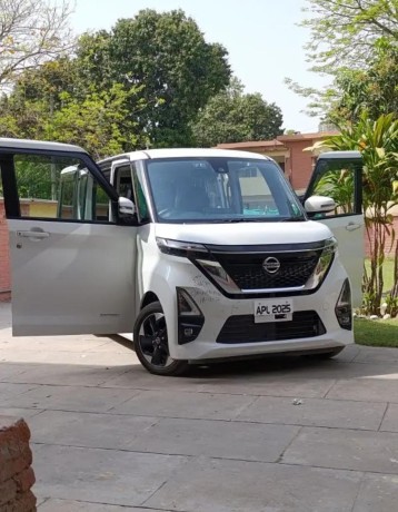 nissan-roox-car-for-sale-in-islamabad-big-1