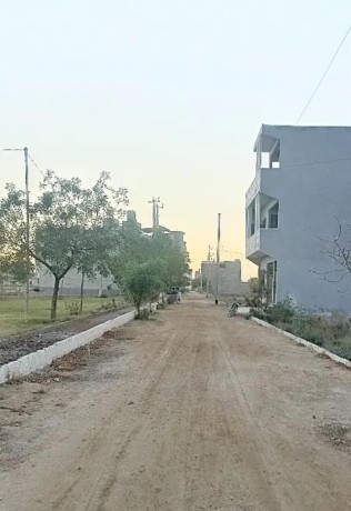 120-square-yard-plot-plot-available-for-sale-in-karachi-big-0