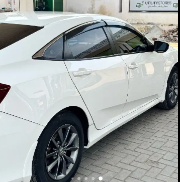 honda-civic-2021-urgent-sale-big-3