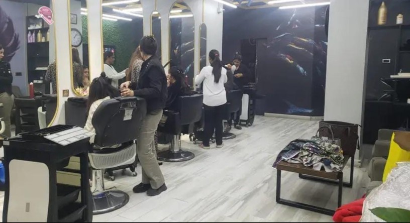 running-salon-setup-in-excellent-condition-shop-for-sale-in-lahore-big-0