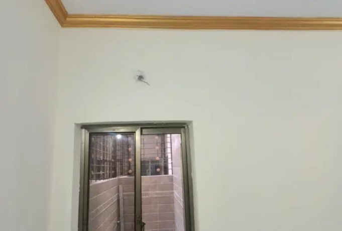 flat-for-rent-in-khayaban-e-amin-in-lahore-big-4