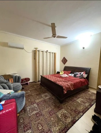 flat-for-rent-in-khayaban-e-amin-lahore-big-2