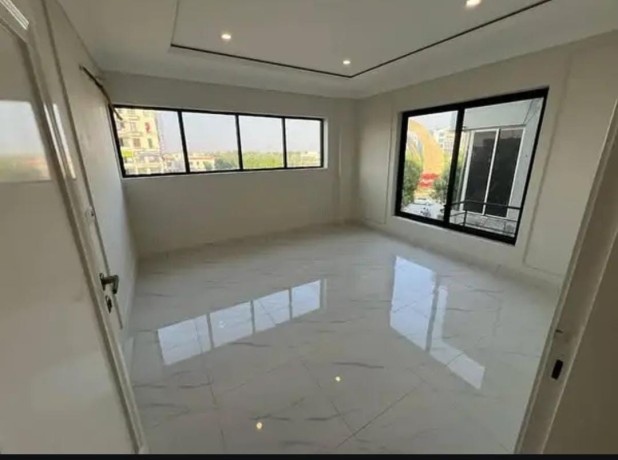 appartment-for-rent-in-bahria-town-lahore-big-0