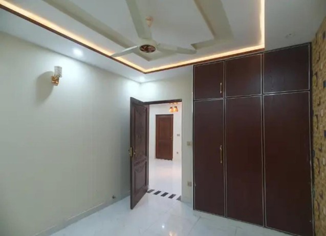 flat-for-rent-in-johar-town-lahore-big-4