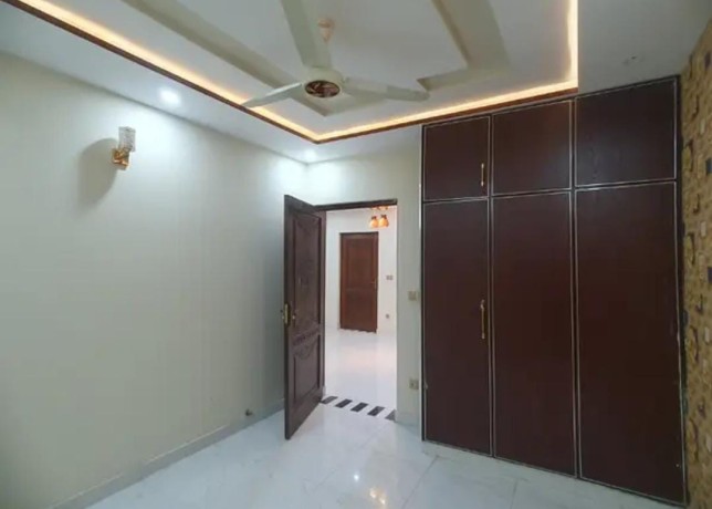 appartment-for-rent-in-johar-town-lahore-big-4