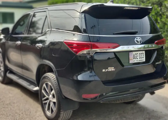 toyota-fortuner-v-27-total-genuine-big-2