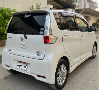 nissan-dayz-highway-star-model-2015-reg-2019-pearl-white-big-3