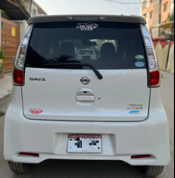 nissan-dayz-highway-star-model-2015-reg-2019-pearl-white-big-0