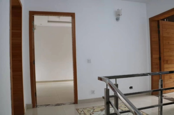 5-marla-beautiful-house-for-sale-b-block-park-view-city-islamabad-big-4