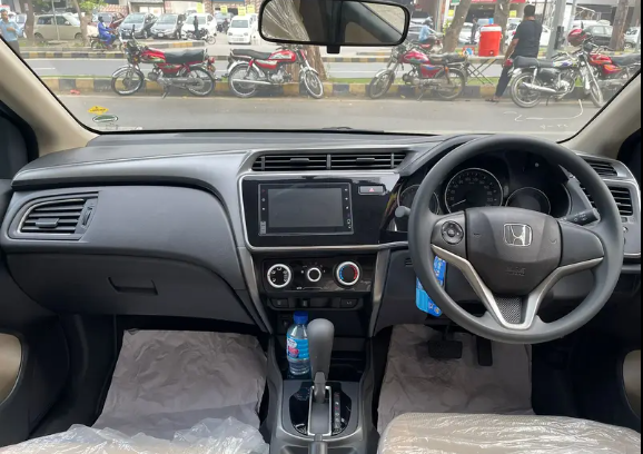 honda-city-12-automatic-2025-bank-leased-big-2