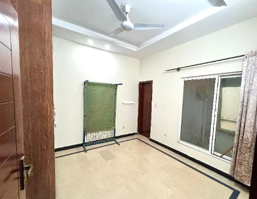 10 MARLA UPPER PORTION HOUSE FOR RENT F-17 ISLAMABAD ALL FACILITY AVAILABLE CDA APPROVED SECTR