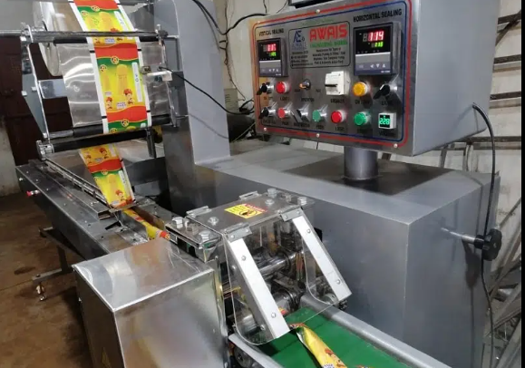 Pillowrap Packing Machine For Pad Chocolate Rusk Bun Cake Hair Razer