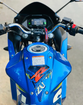 suzuki-gixxer-150-2022-only-1950kms-driven-only-1010-brand-new-big-3