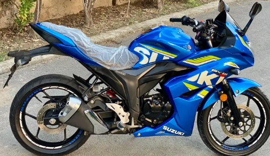 suzuki-gixxer-150-2022-only-1950kms-driven-only-1010-brand-new-big-0