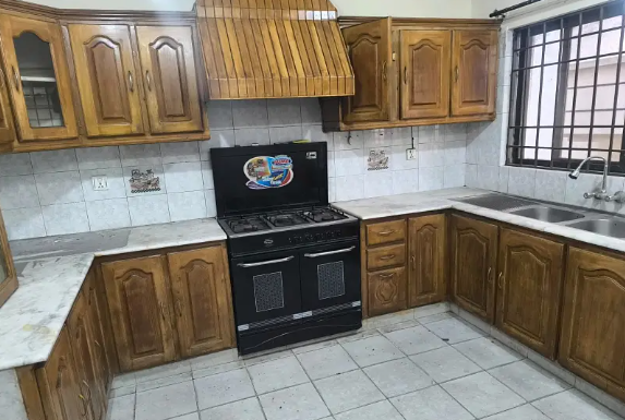 3 beds & 3 baths upper portion available for rent in G10