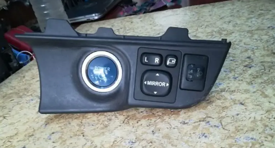 toyota-aqua-auto-parts-toyota-aqua-nhp10-body-parts-aqua-parts-big-1