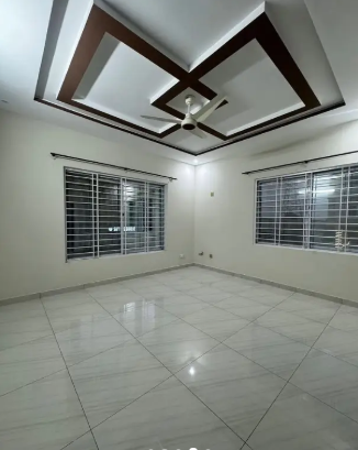 12-marla-ground-floor-portion-available-for-rent-in-media-town-big-3