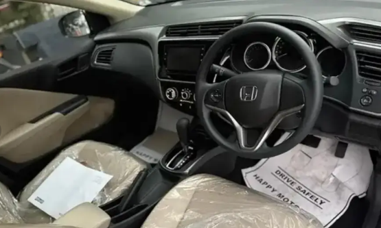 honda-city-12-automatic-2025-bank-leased-big-3