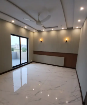 one-kanal-upper-portion-available-for-rent-in-dha-phase-7-big-3