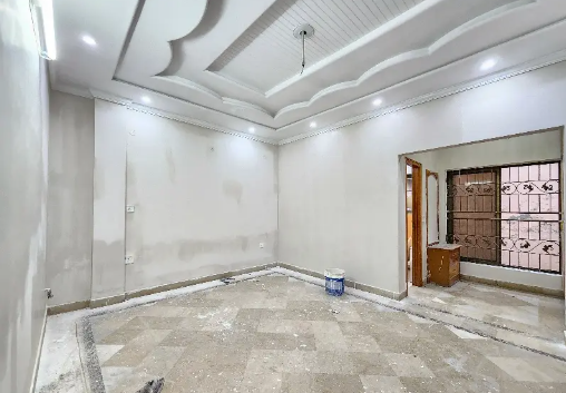 1-kanal-commercial-floor-for-rent-big-2