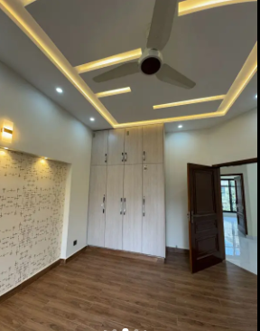 5-marla-house-for-rent-in-l-block-khayaban-e-amin-society-lahore-big-3