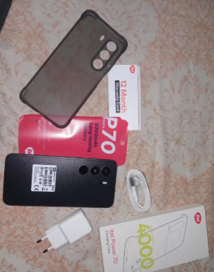Itel p70 4+4/128gb new set 10/10 condition all accesories without box.