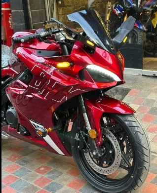 ducati-gt-edition-2025-sports-bikes-in-stock-ducati-heavy-bikes-2025-big-2