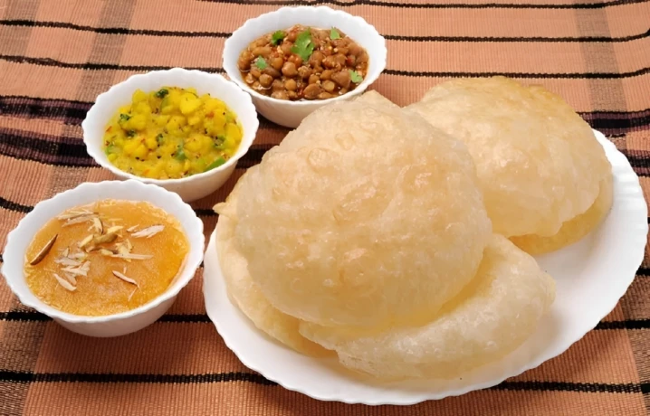 Halwa poori ka karigar ki zaroorat hai