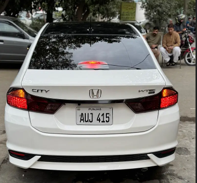 honda-city-12-auto-2025-bank-leased-big-3