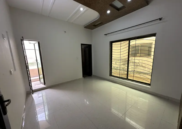 10-marla-upper-portion-available-water-gas-big-2