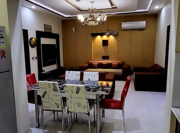 10-marla-luxury-upper-portion-available-for-rent-in-bahria-town-lahore-big-2