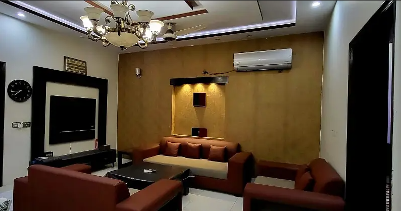 10-marla-luxury-upper-portion-available-for-rent-in-bahria-town-lahore-big-1