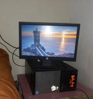 GAMIN PC (GAMES INSTALLED)(EXCHANGE WITH MOBILE)