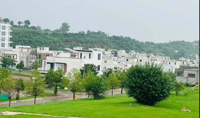 beautiful-location-corner-with-extra-land-block-b-12-marla-plot-big-1