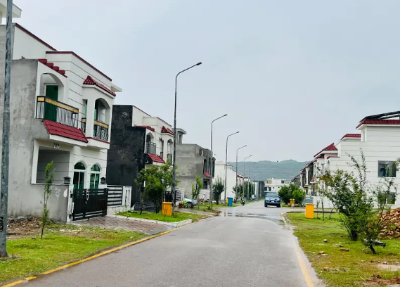 Premium H Block 5 Marla Plot Near to Downtown Islamabadb