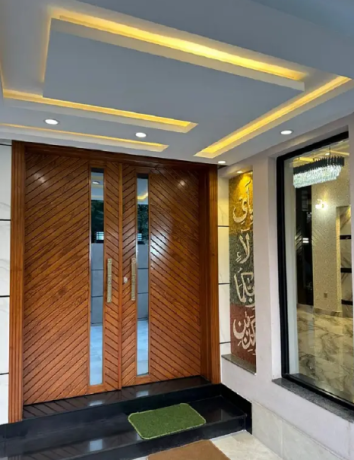 10-marla-residential-house-for-rent-in-gulbahar-block-nearby-school-jamia-mosque-health-care-canter-atm-big-1