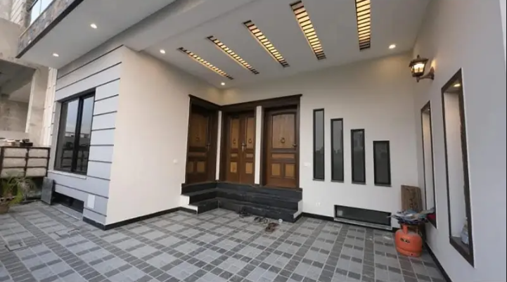 8-marla-first-floor-for-rent-big-0
