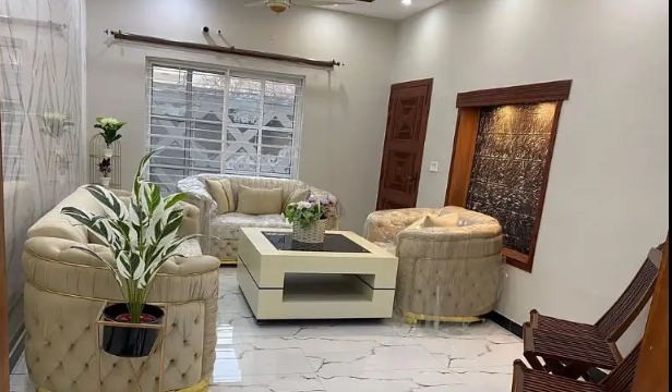 10 Marla Upper Portion For Rent In Paragon City Lahore