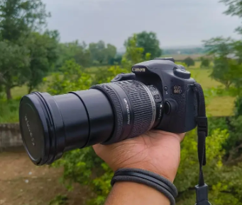 canon-60d-with-18-200-image-stabilization-lens-big-0