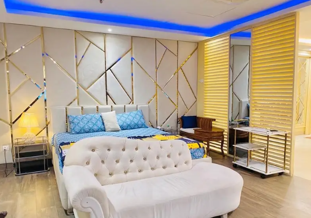 luxurious-studio-apartment-gold-crest-mall-big-1