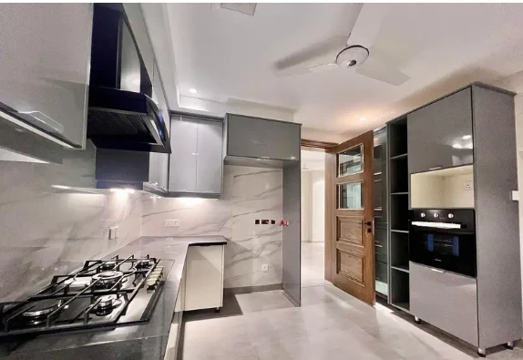 BEAUTIFUL HOUSE FOR RENT F-6