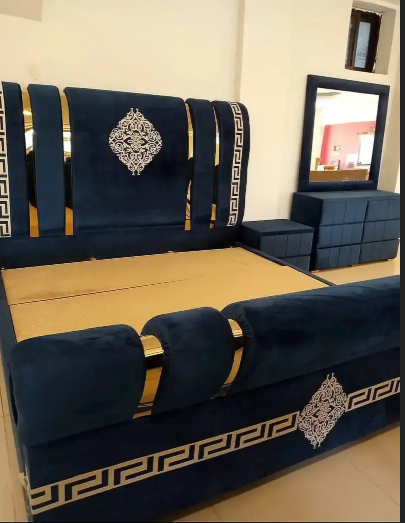 Bed set / king size bed / double bed / wooden bed / poshish bed / bed