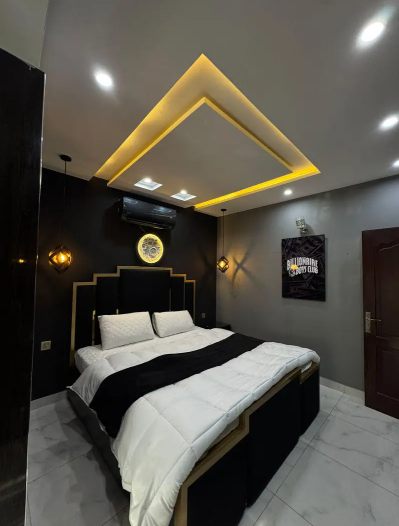 1 Bed Billionaires Condo Short stay/per day Bahria Town Lahore