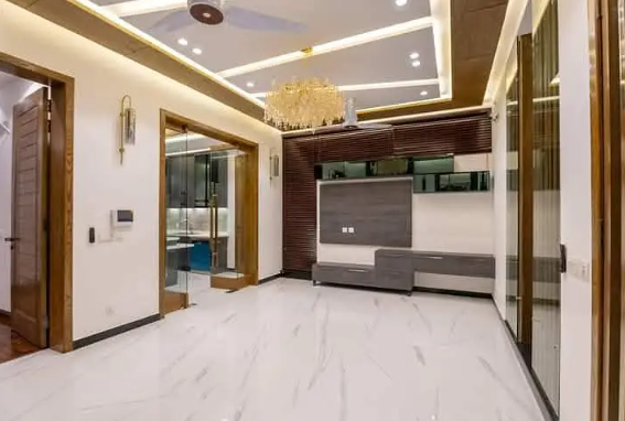 10-marla-house-for-rent-in-paragon-city-lahore-big-0