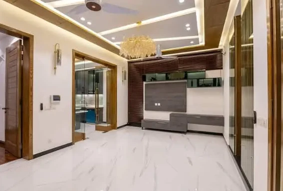 10 Marla House For Rent In Paragon City Lahore