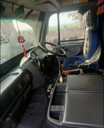 nissan-dumper-fresh-import-2025-urgent-sale-30-percent-custom-clear-big-1